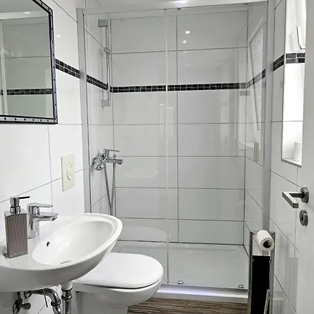 Gruendauer Monteurwohnung/studentenwohnung Guest house Grundau